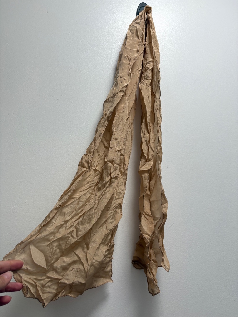 Women’s Crinkled Beige Scarf
